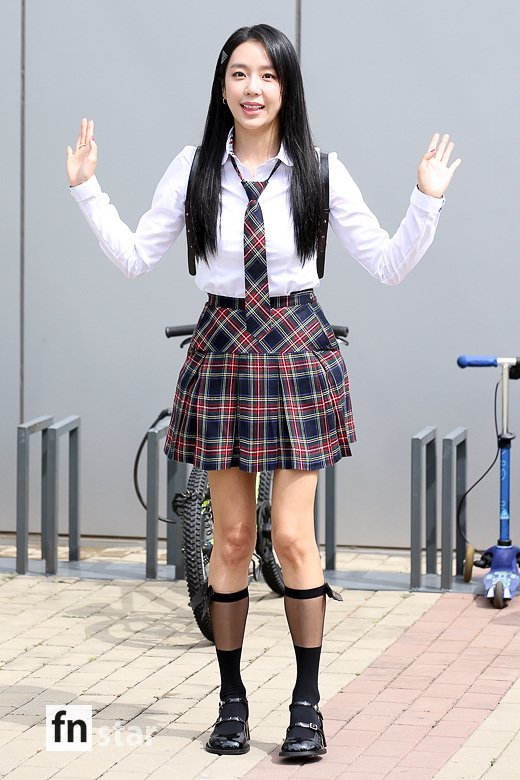 예원 포토] 예원, '33살에도 완벽한 스쿨룩' : 네이트 연예