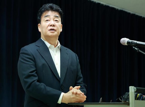 백종원과 일했던 PD "갑질·출연진 교체 NO, 사비까지 보태" [직격인터뷰]