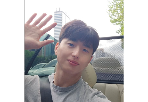 [단독] &apos;비스티 보이즈&apos; 소재원 작가, 이혼 고백…친권·양육권은 내게