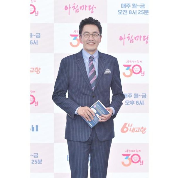 김재원 아나운서 인터뷰 장면