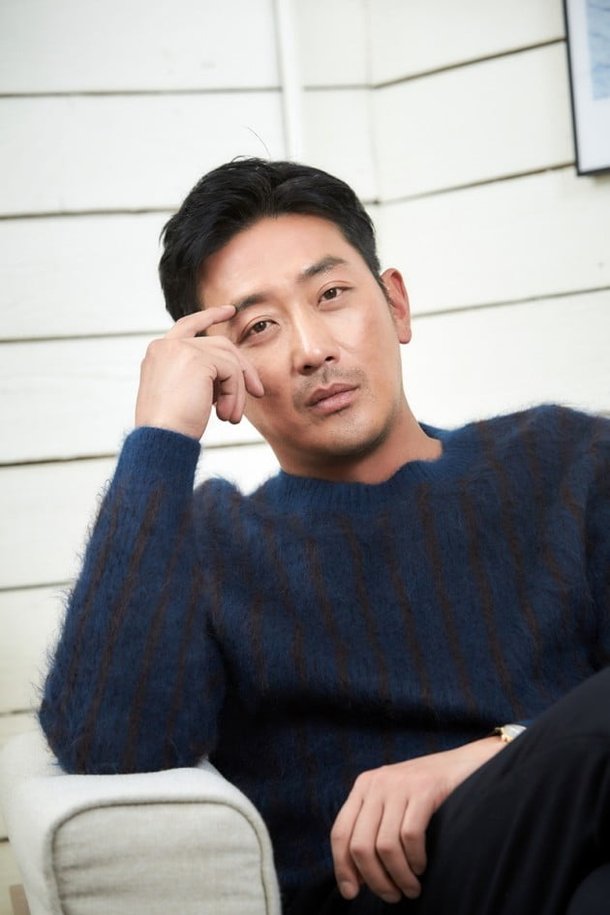 ​하정우 "선미 번호 물어봤다고요? 팬이라 말 걸었을 뿐"(인터뷰) | 인스티즈