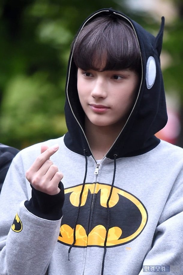 Txt store batman hoodie