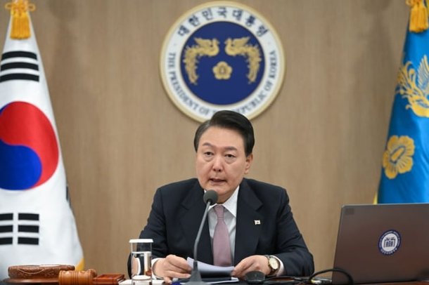윤석열 대통령 지지율 38.3%…2주 연속 하락세 [리얼미터]