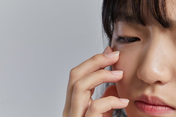 I'm Blinded by Sudden Agony: The Shocking Eye Condition That's Leaving Me Breathless - News Directory 3