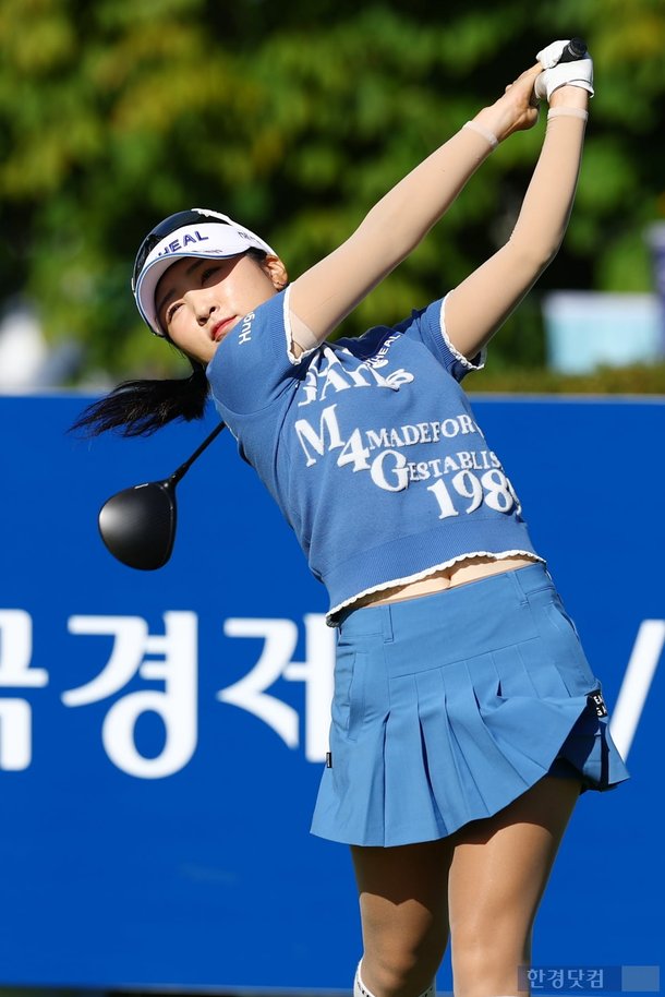 포토] 이예원, '더 높이 올라가자' (상상인·한경 와우넷 오픈 2025