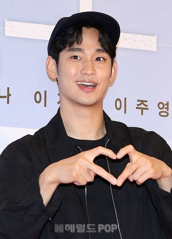 [팝업★]이런 얘긴 없었잖아…첩첩산중 김수현, &apos;리얼&apos; 과거 인터뷰도 재조명