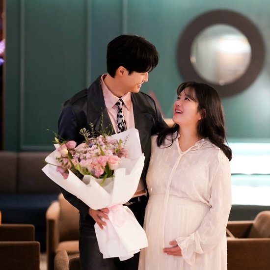 [팝업★]&apos;이용식 딸&apos; 이수민, ♥원혁 결혼 1주년 영화관 대관 이벤트에 감동 사랑 퍼부어준 나의 양관식