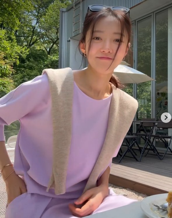 &apos;♥임창정&apos; 서하얀, 청순한 테라스 여신…여리여리한 비주얼