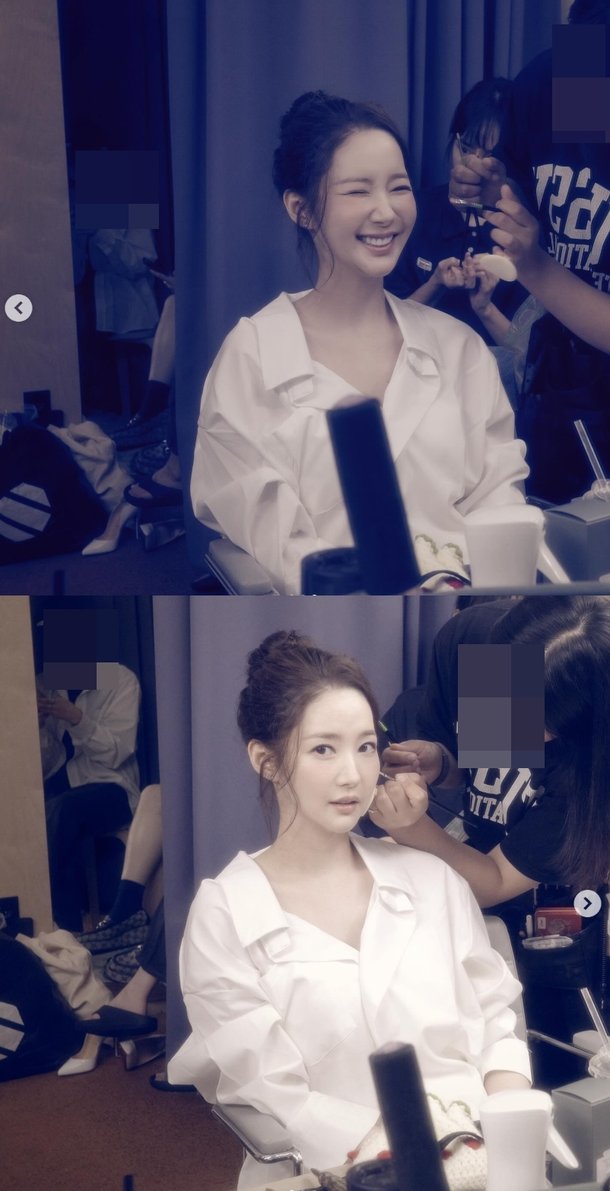 박민영, 흰 셔츠에 올림머리는 진리…러블리 눈웃음