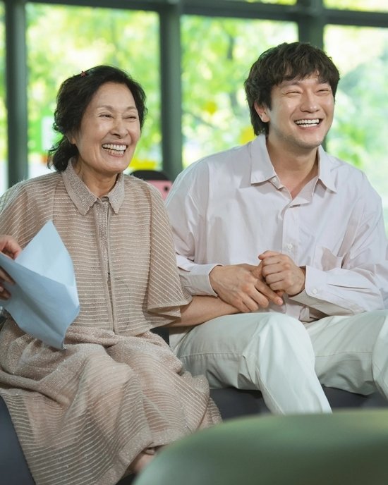 &apos;천국보다 아름다운&apos; 손석구 김혜자 손잡을 때마다 따뜻…해숙아 영원히 사랑해