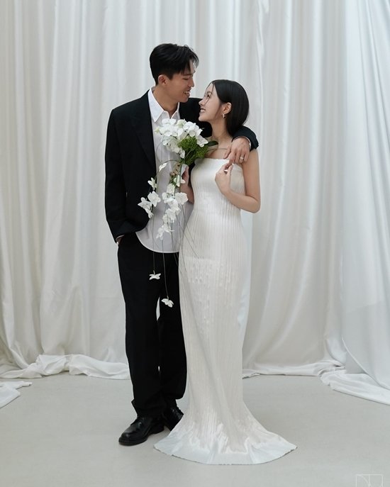 [팝업★]&apos;이광기 딸&apos; 이연지, ♥정우영과 오늘(15일) 결혼 영원히 사랑하고 싶은 사람…이제훈도 축하