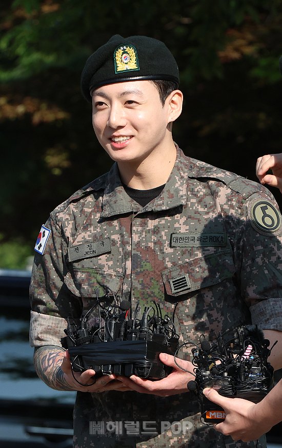 [POP이슈]BTS 정국, &apos;도쿄를 위대하게&apos; 모자 후폭풍…업체 정치적 의도無 해명
