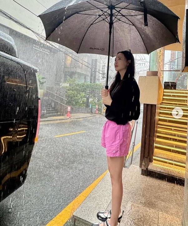 이주연, 지드래곤과 열애설 부인 후 근황…롱다리 미녀