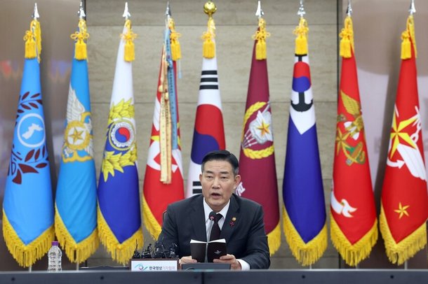 지난해 12월13일 서울 용산구 국방부청사에서 열린 2023년 후반기 전군주요지휘관회의에서 신원식 장관이 머리발언을 하고 있다. 국방부 제공