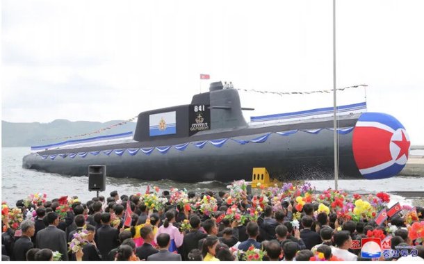 북한 '8700t급 핵잠', 함교에 SLBM 발사관 10기 달고 제 성능 발휘할까 : 네이트 뉴스