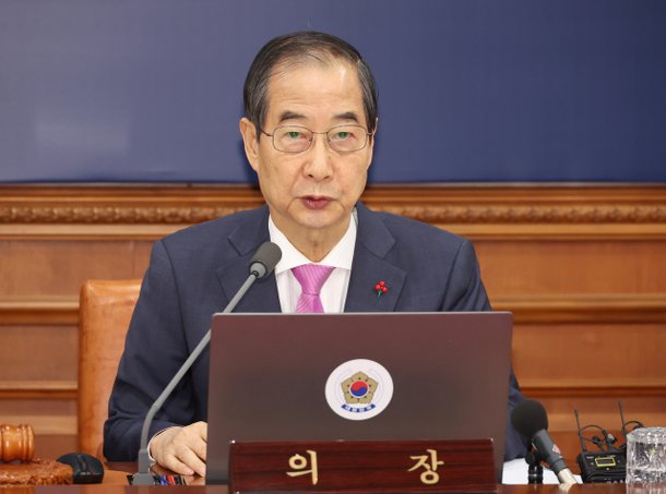 韓 총리 청사로 출근…탄핵안 가결 시 총리 대행체제