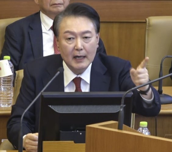 尹측,