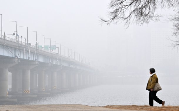 「今日はちょっと暑いですね、外で運動すると大変ですね」 ひどい空気が入ってくる [지구, 뭐래?] : ネイトニュース