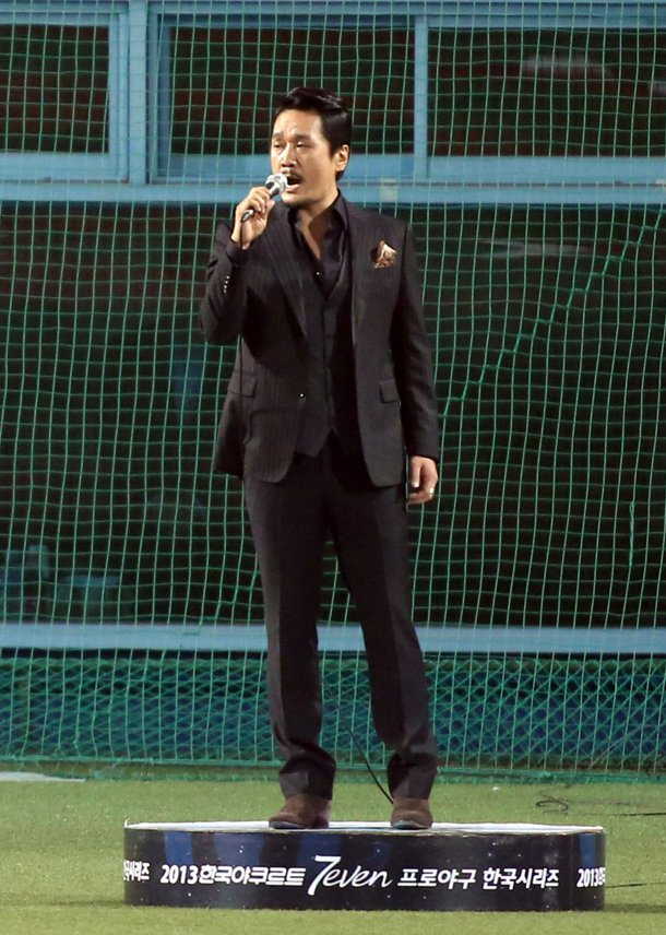 "같은 이름 X팔리네"…尹 지지 JK김동욱, 이동욱 공개 저격 논란 [왓IS]
