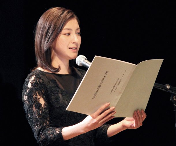 日 배우 히로스에 료코, 간호사 폭행 혐의로 현행범 체포 [왓IS]