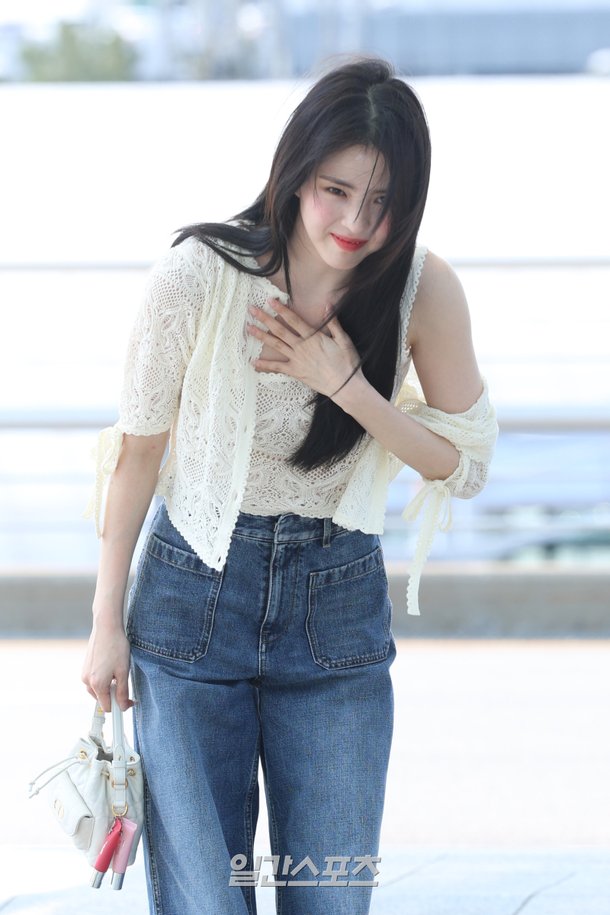 [포토] 한소희, 공손한 인사