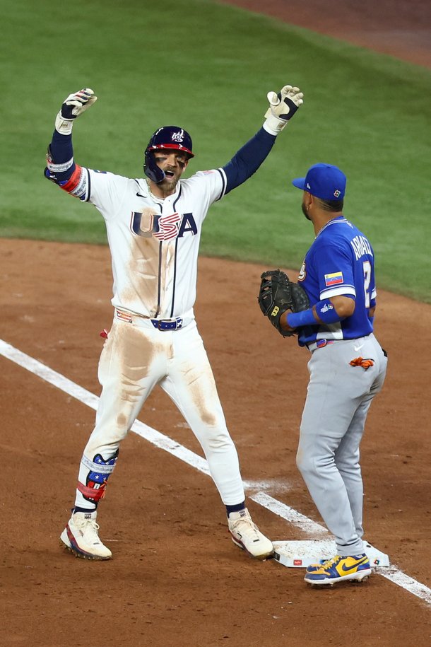 WBC 결승전에서 홈런을 치고 주목받는 브라이스 하퍼 관련 이미지