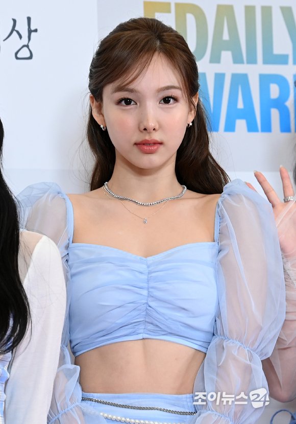 포토]트와이스 나연, '유혹의 눈빛' : 네이트 연예