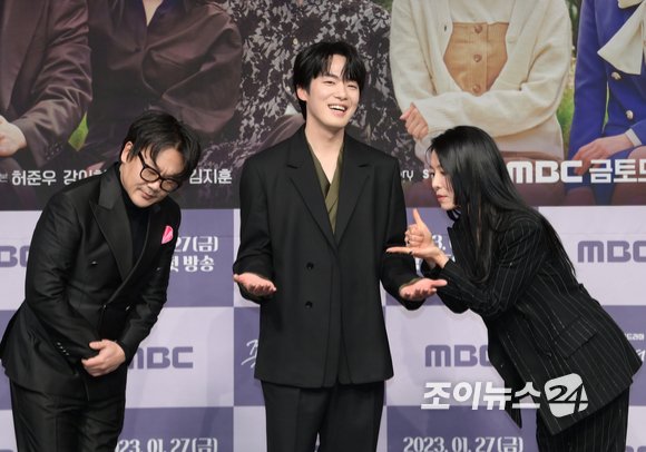 포토]꼭두를 잘 모셔야하는 옥신-각신 : 네이트 연예