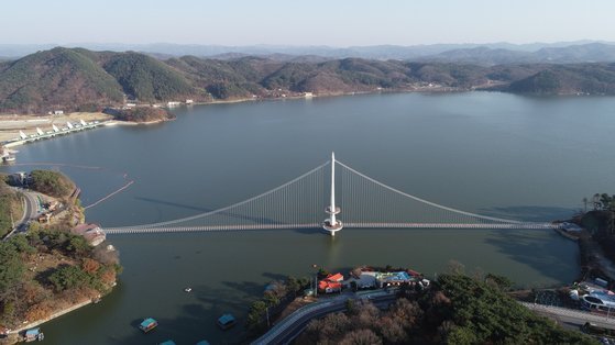 예당호 출렁다리