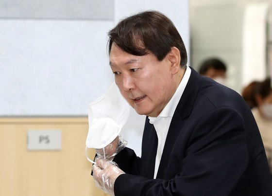 ë‹¨ë… ìœ¤ì„ì—´ ìž‡ë‹¨ ì±… ì¶œê°„ì— ìš