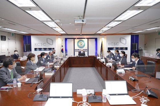 지난해 10월 17일 서울 양천구 방송회관에서 방송통신심의위원회 전체회의가 열리고 있다. 방심위 제공