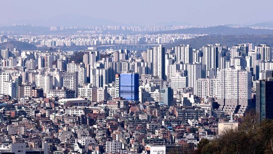 지난 12일 서울 시내 아파트 모습. 연합뉴스