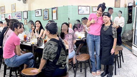 태국 유명 셰프 쩨파이 식당을 찾은 임세령 대상 부회장과 블랙핑크 리사. 사진 쩨파이 인스타그램