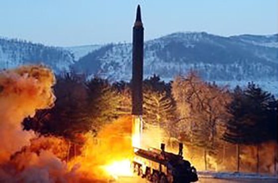 북한의 화성-12형 중거리탄도미사일IRBM. 조선중앙통신