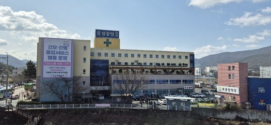 10만명이 거주하는 경남 양산 동부지역에 유일한 종합병원인 웅상중앙병원. 이 병원은 병원장 사망 후 마땅한 인수자를 찾지 못해 3월 18일 자로 폐업했다. 연합뉴스