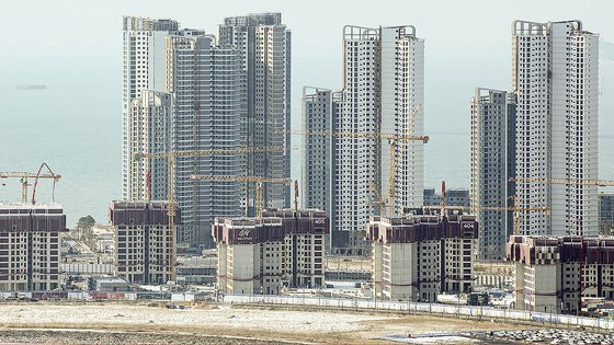 인천 연수구 송도신도시 신축아파트 공사현장의 모습. 뉴스1