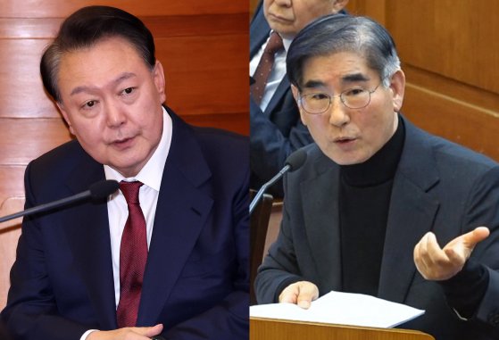 윤석열 대통령(왼쪽)과 김용현 전 국방부 장관이 1월 23일 오후 서울 종로구 헌법재판소에서 열린 탄핵심판 4차 변론기일에 출석해 있다. (사진공동취재단/헌법재판소 제공)