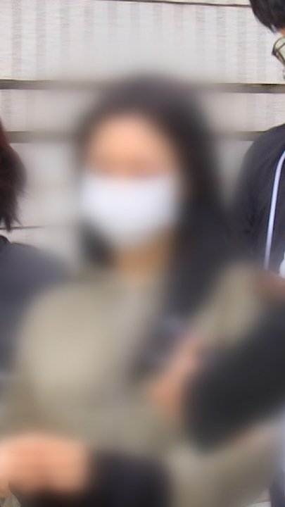 법원 앞 취재진과 손흥민 협박 사건 관련 보도 이미지