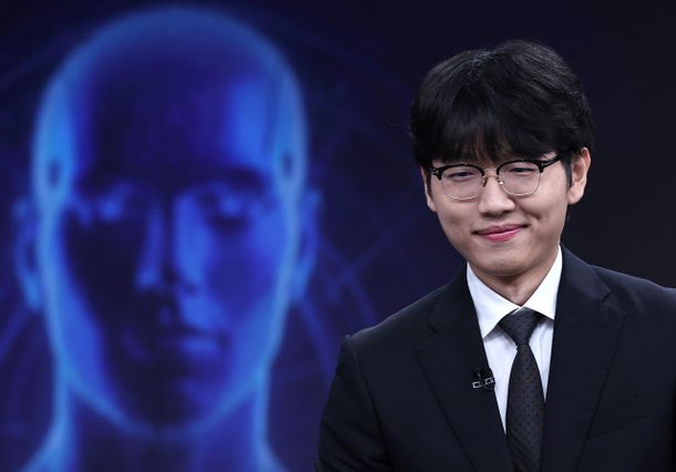 '신공지능'의 승리…집요한 추격 뿌리친 신진서, AI에 설욕했다