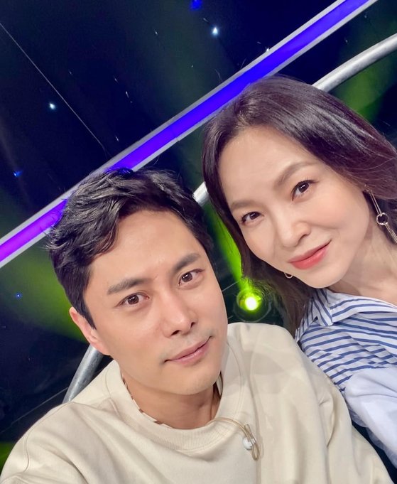 [단독] 이기찬·왁스, &apos;오만추&apos; 출연…25년 절친서 연인 될까