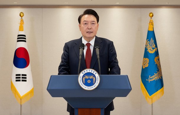 윤석열 대통령이 지난 12일 용산 대통령실에서 대국민 담화를 하고 있다. 대통령실 제공