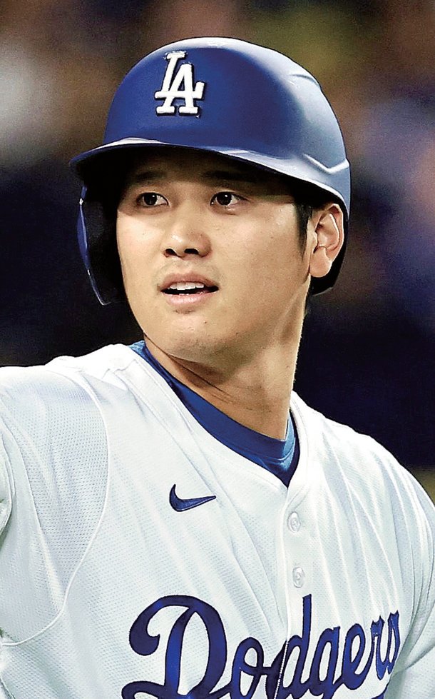 대표 이미지: 다저스 토론토 월드시리즈 4차전, 오타니 부진과 시리즈 2승 2패