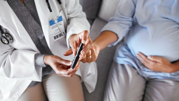 Continuous Glucose Monitors Improve Blood Sugar in Gestational Diabetes, Study Finds