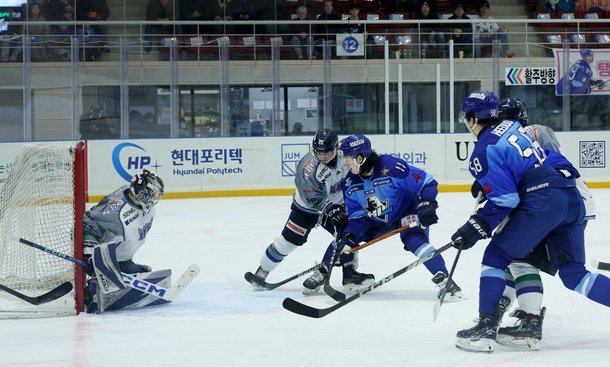 HL Anyang Lee Joo-hyung⁢ scores a goal against Therhoku ‌Free blaze