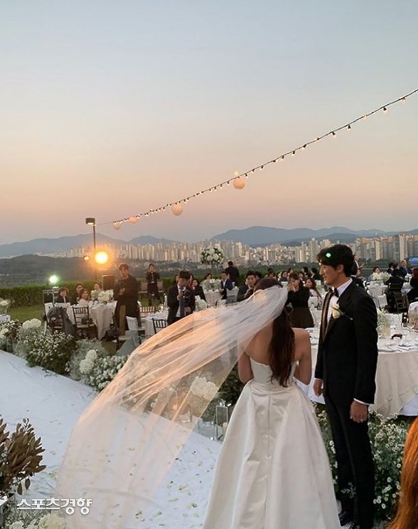 젠슨 애클스와 아내의 결혼식