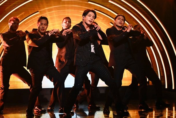 BTS Jungkook_The Tonight Show estrelado por Jimmy Fallon_Foto no local.  Fornecido pela Big Hit Music.