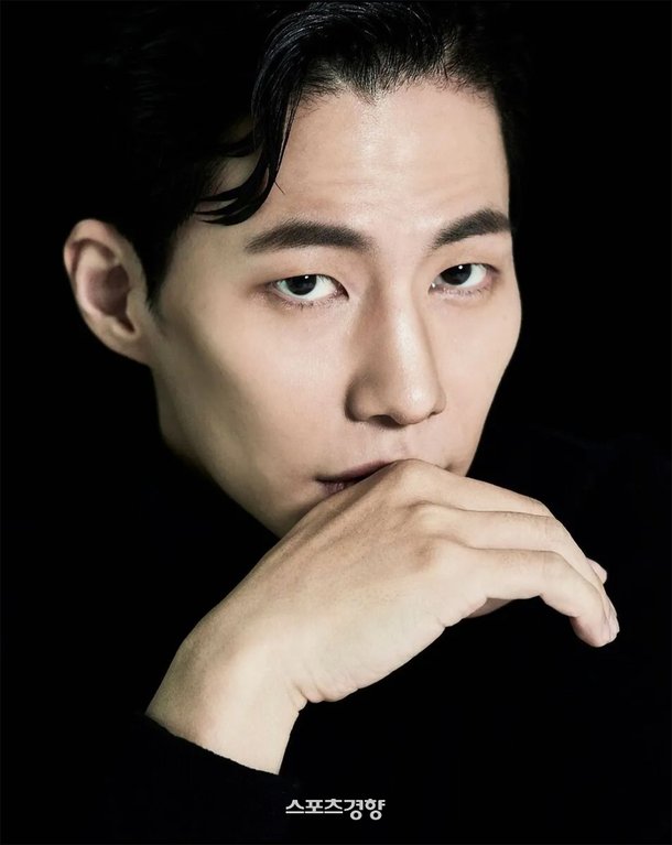 선을 넘은 사생활 침해: 자택 침입부터 기내 접근까지