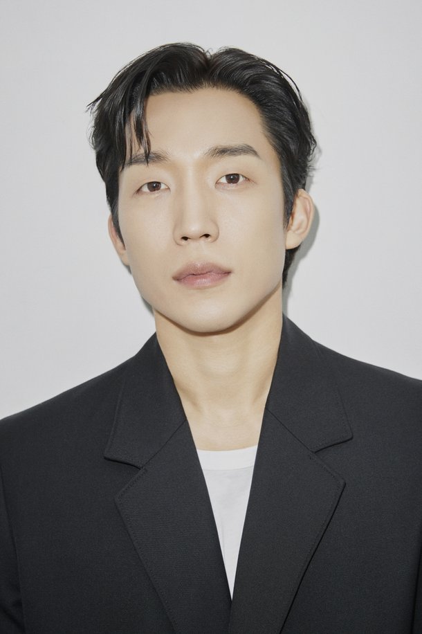 이상이, JTBC 기상 캐스터 깜짝 변신…초여름 날씨 전한다[공식]