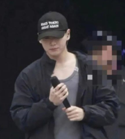 리허설 무대라지만…정국, 생각이 &apos;모자&apos;랐다