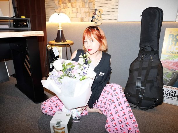 &apos;♥용준형&apos; 현아 우리 참 예뻤다 소중해…포미닛 16주년 자축[SNS는 지금]